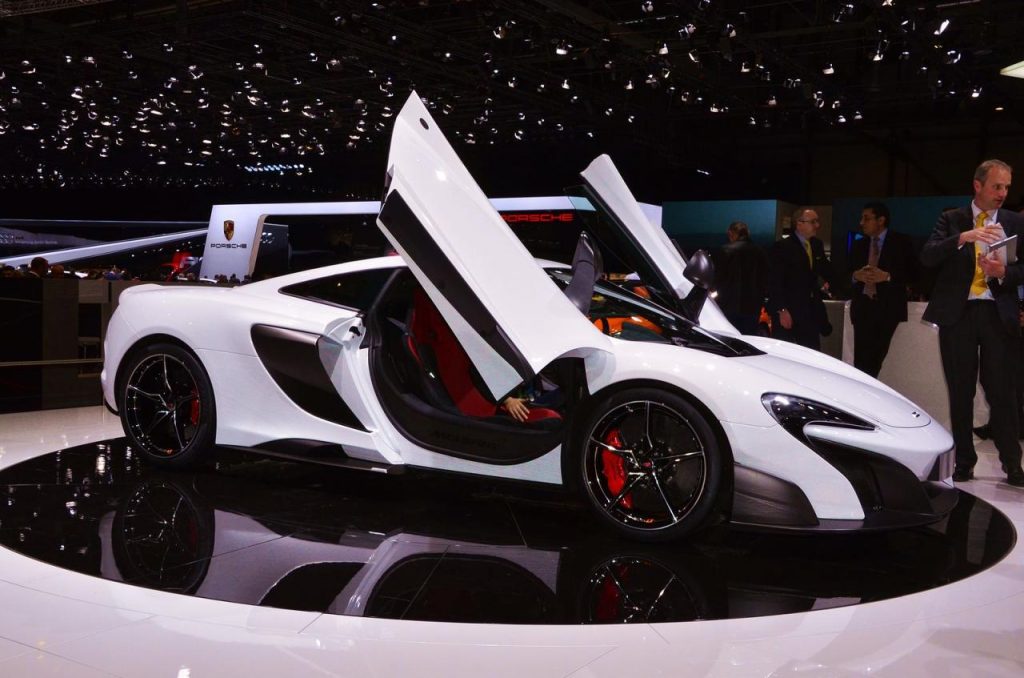 hd-genve_2015_live_mclaren_675lt_1-2
