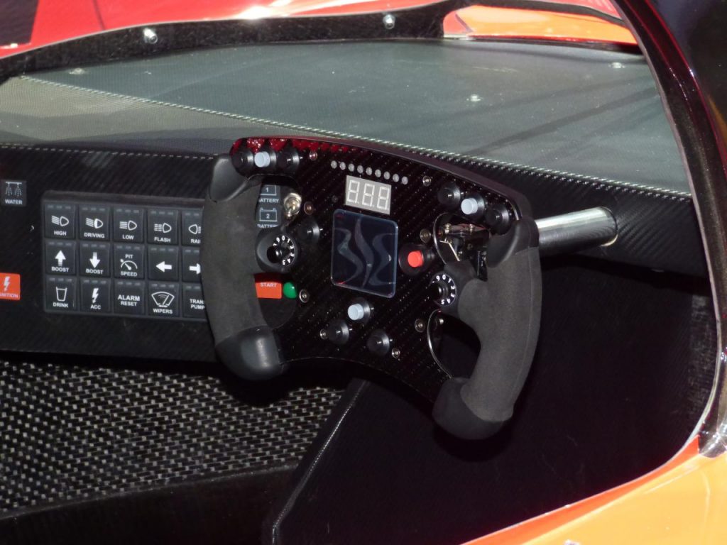 hd-genve_2015_live_nissan_gt_r_lm_nismo_1-2