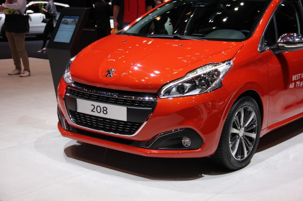 hd-genve_2015_live_peugeot_208_1-4