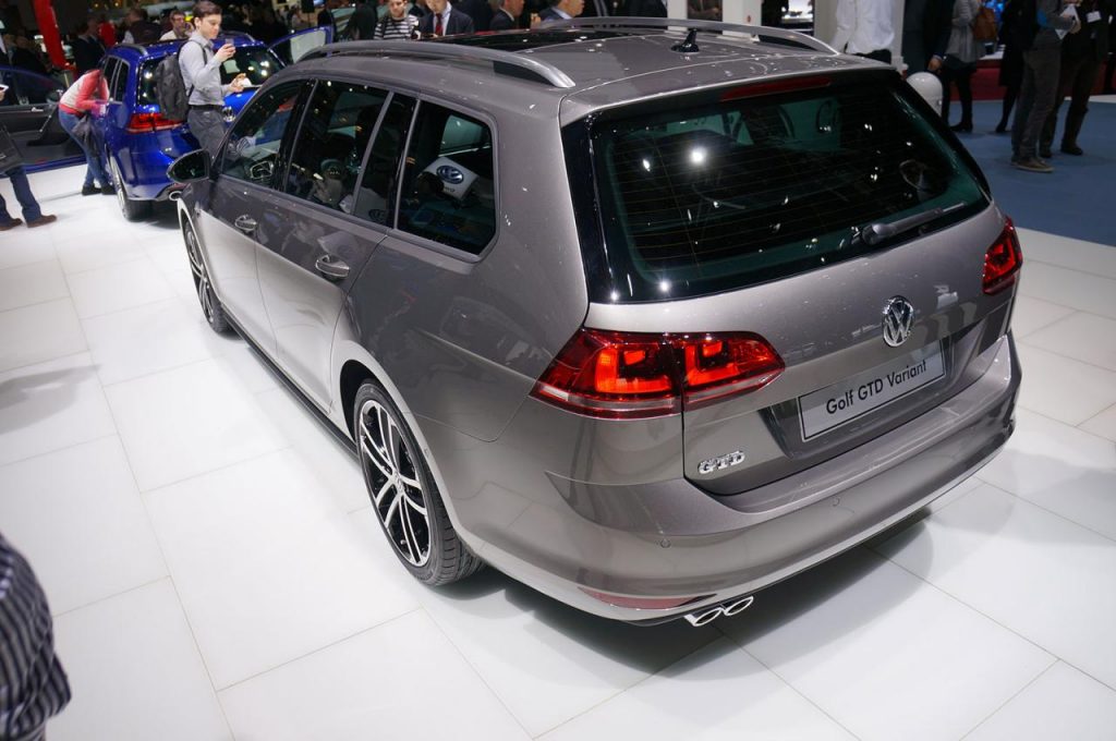 hd-genve_2015_live_volkswagen_golf_gtd_sw_1