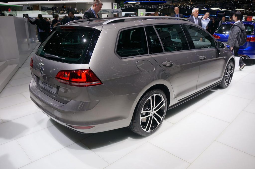 hd-genve_2015_live_volkswagen_golf_gtd_sw_1-3
