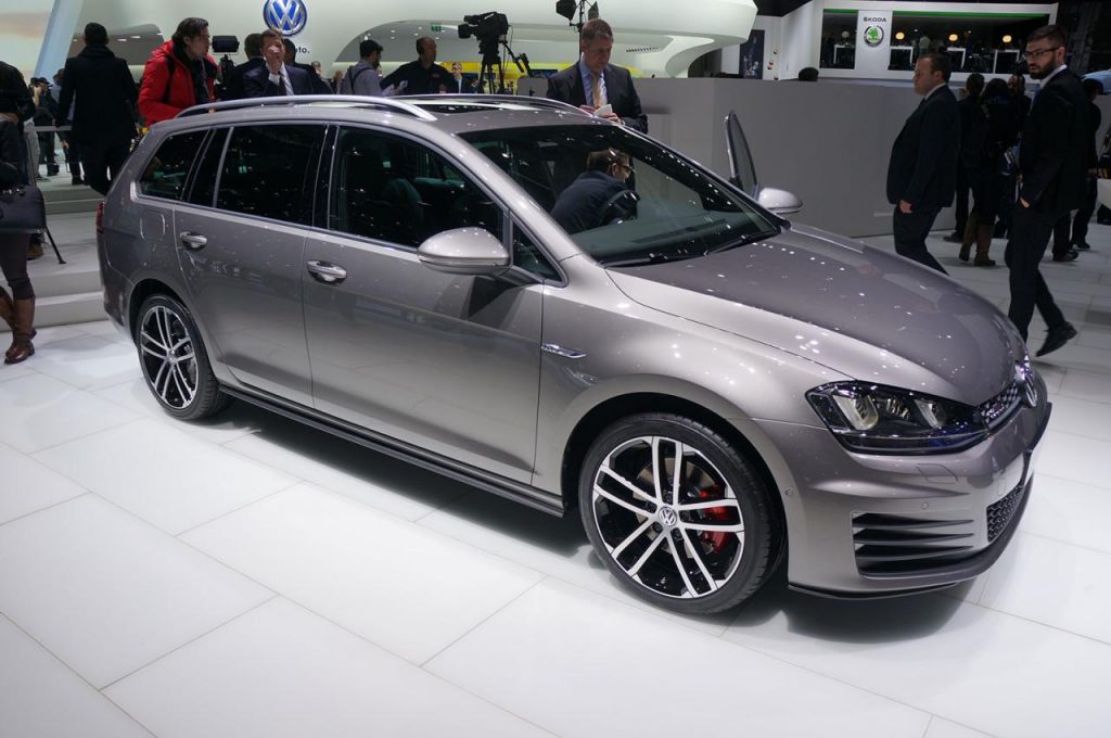 hd-genve_2015_live_volkswagen_golf_gtd_sw_1-5