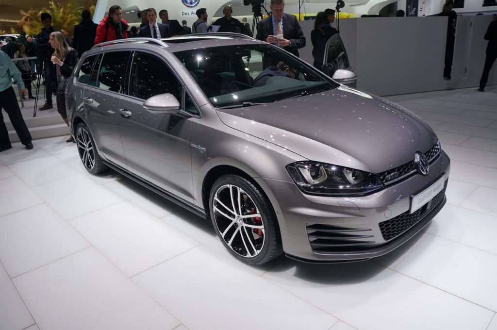hd-genve_2015_live_volkswagen_golf_gtd_sw_1-6