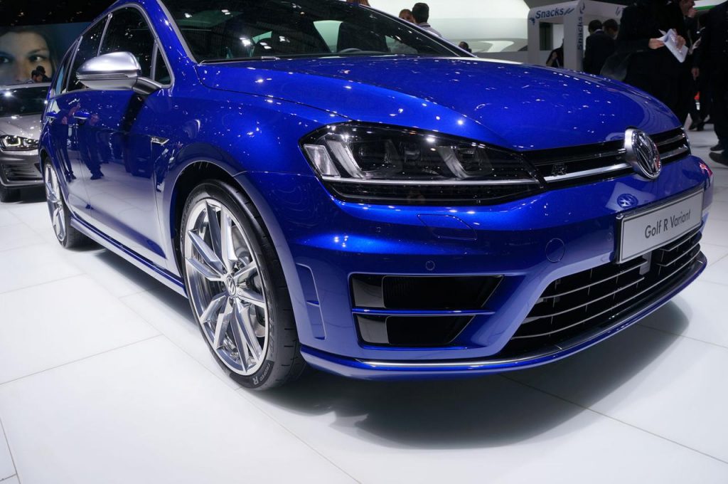 hd-genve_2015_live_volkswagen_golf_r_variant_1-6
