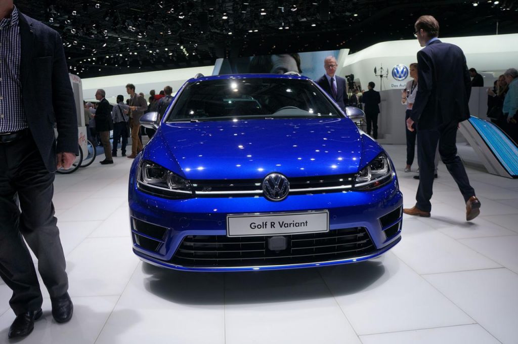 hd-genve_2015_live_volkswagen_golf_r_variant_1-8