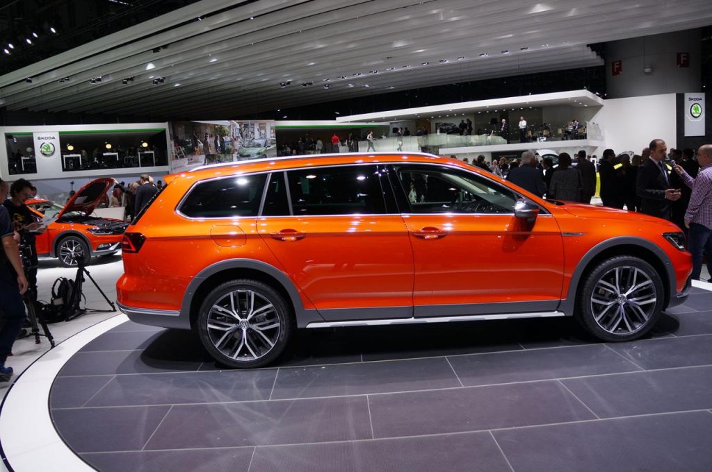 hd-genve_2015_live_volkswagen_passat_alltrack_1-11