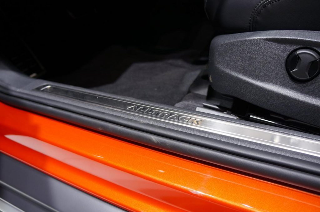 hd-genve_2015_live_volkswagen_passat_alltrack_1-2