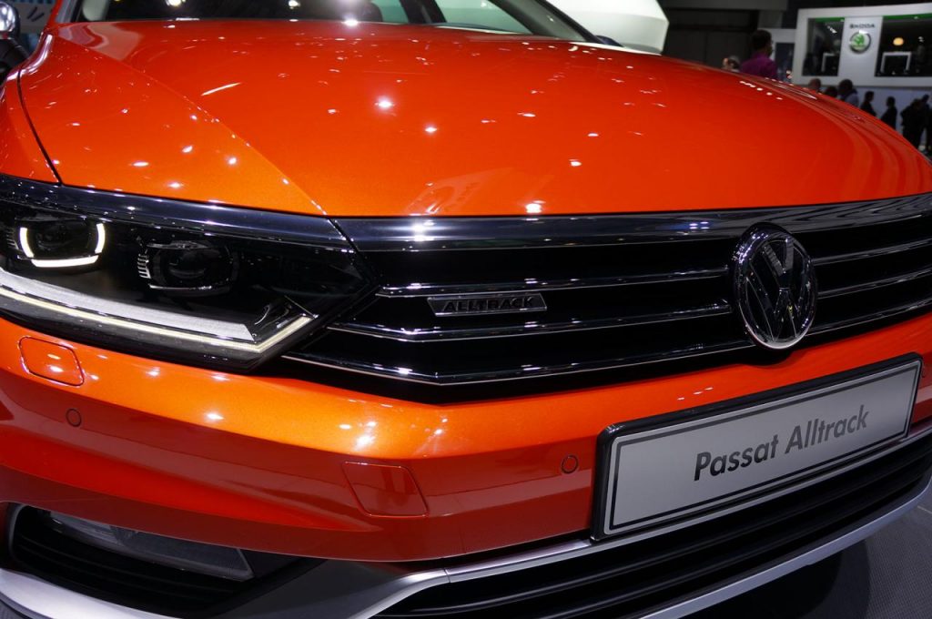 hd-genve_2015_live_volkswagen_passat_alltrack_1-3