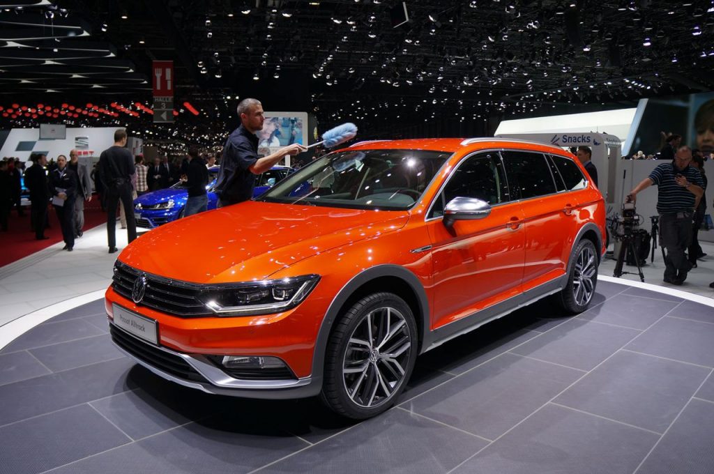 hd-genve_2015_live_volkswagen_passat_alltrack_1-7