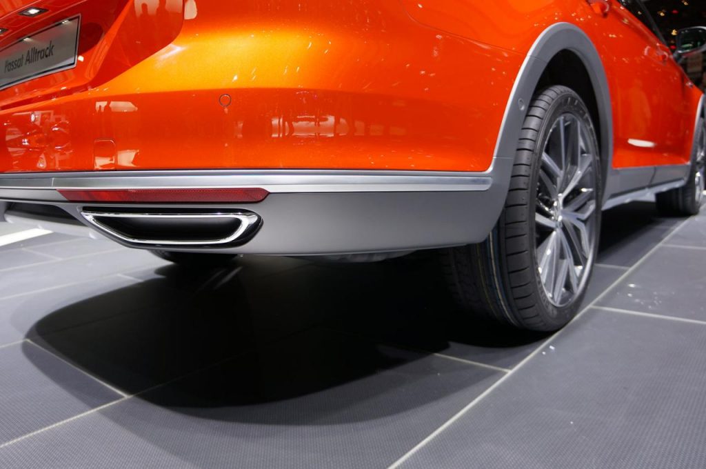 hd-genve_2015_live_volkswagen_passat_alltrack_1-9
