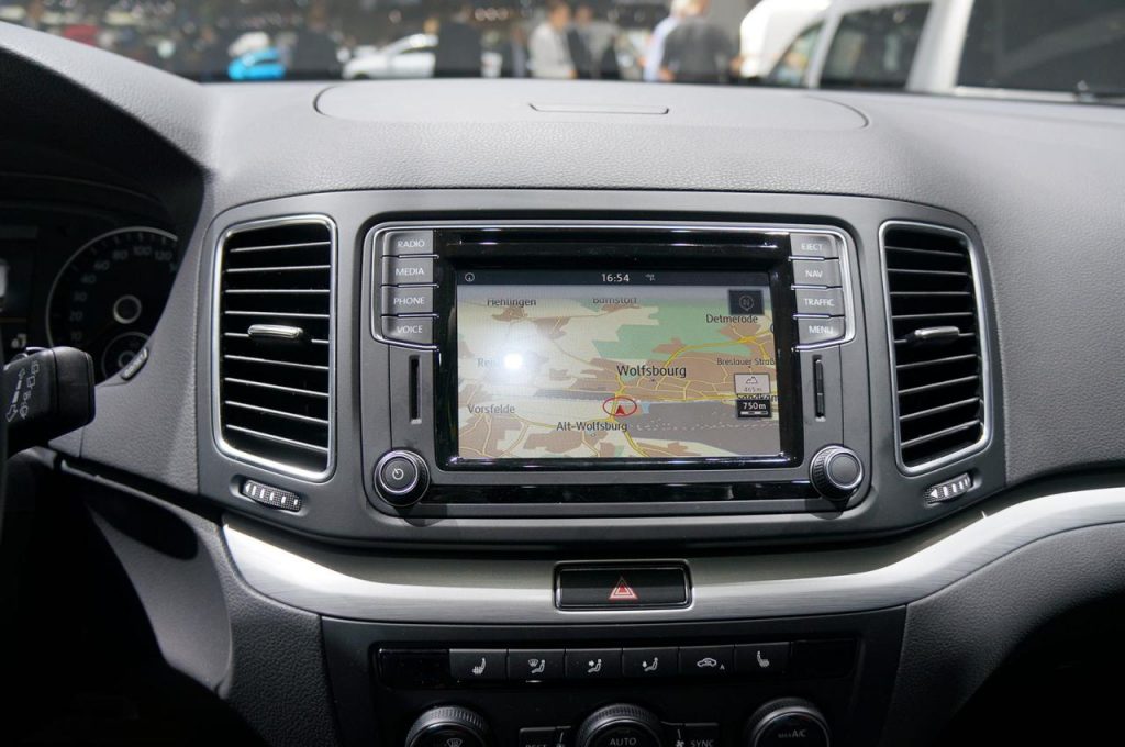 hd-genve_2015_live_volkswagen_sharan_1