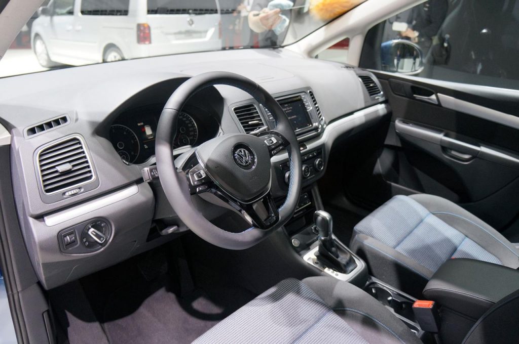 hd-genve_2015_live_volkswagen_sharan_1-3