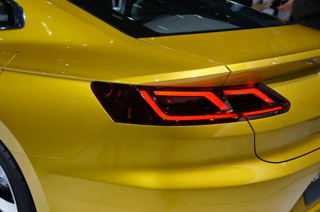 hd-genve_2015_live_volkswagen_sport_coupe_concept_gte_1-8