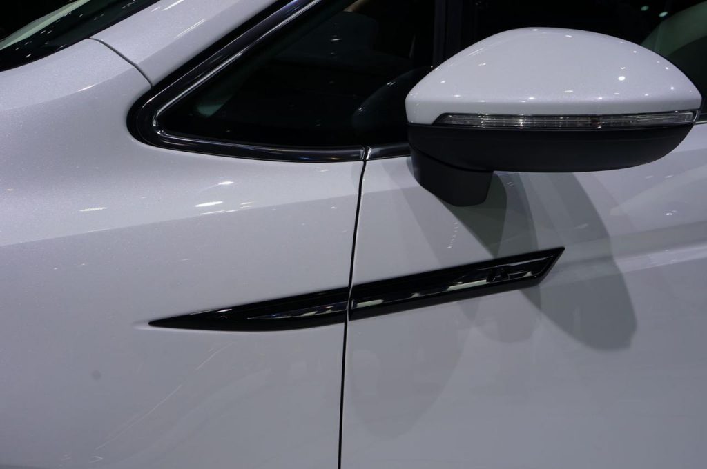 hd-genve_2015_live_volkswagen_touran_1-10