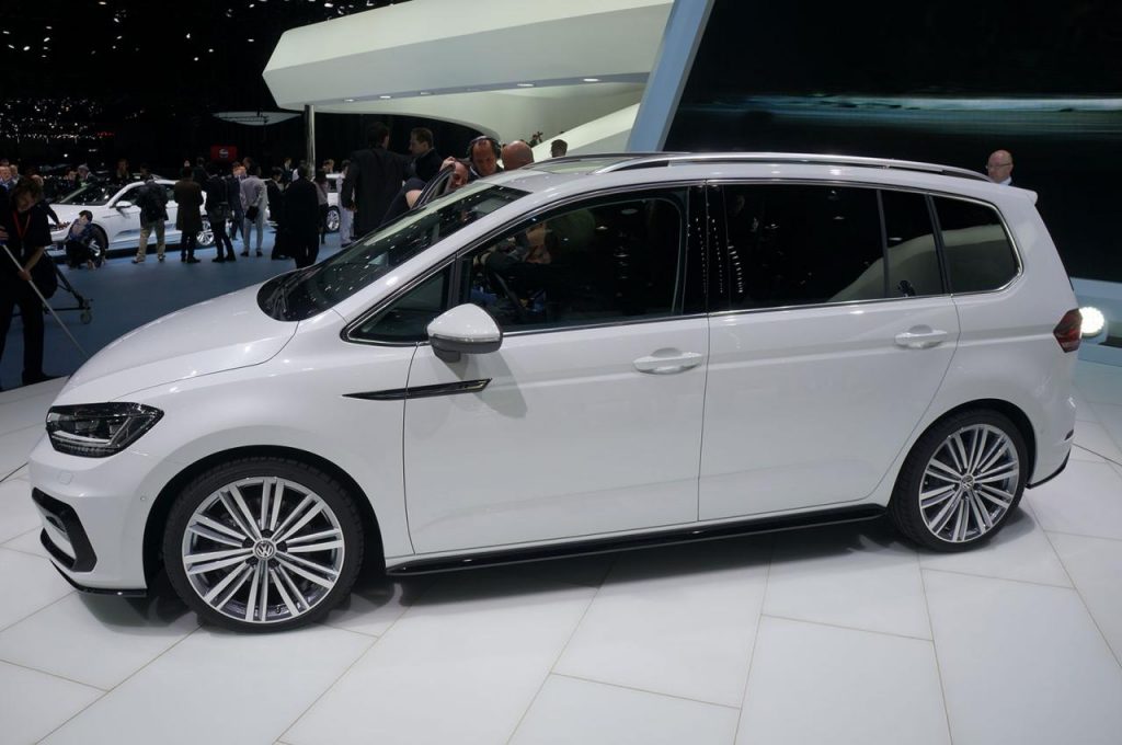hd-genve_2015_live_volkswagen_touran_1-9