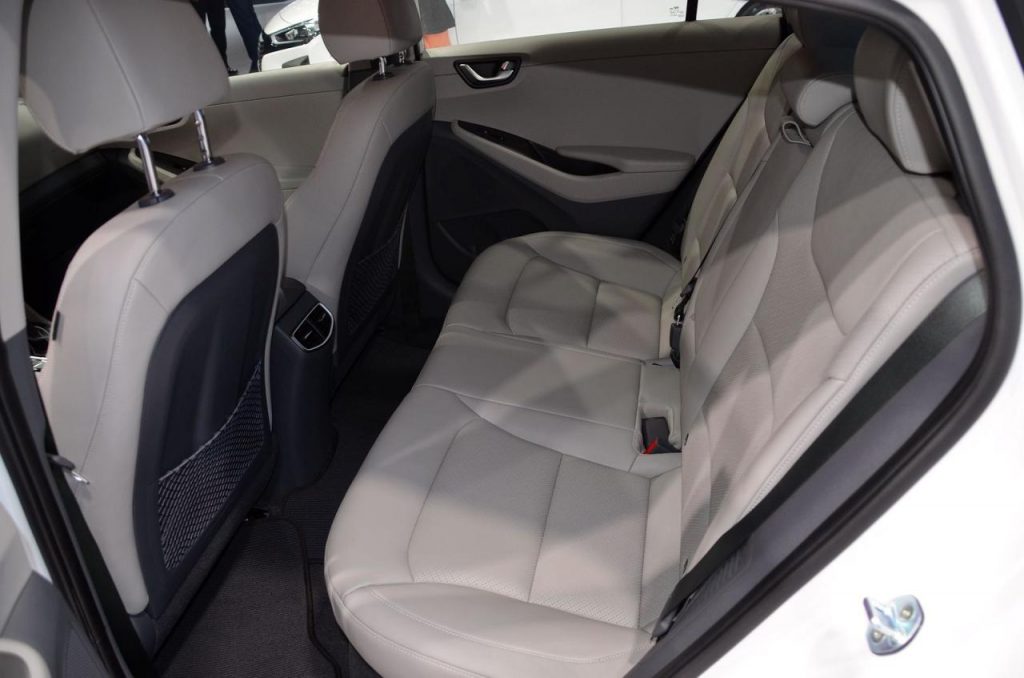 hd-genve_2016_live_hyundai_ioniq_1-36