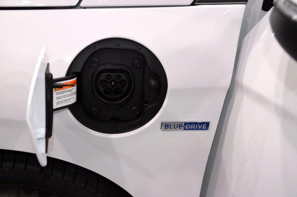 hd-genve_2016_live_hyundai_ioniq_1-39