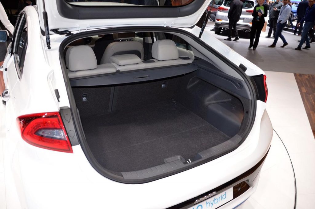 hd-genve_2016_live_hyundai_ioniq_1-46