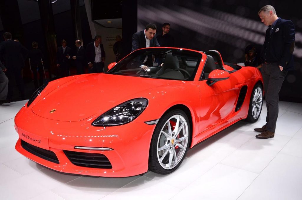 hd-genve_2016_live_porsche_718_boxster_s_1-2