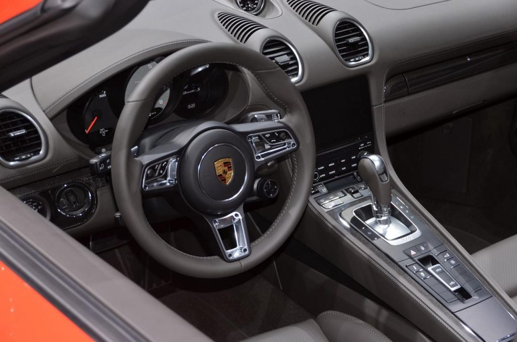hd-genve_2016_live_porsche_718_boxster_s_1-8