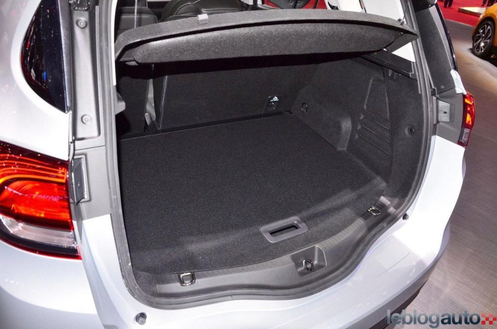 hd-genve_2016_live_renault_scenic_iv_2-16