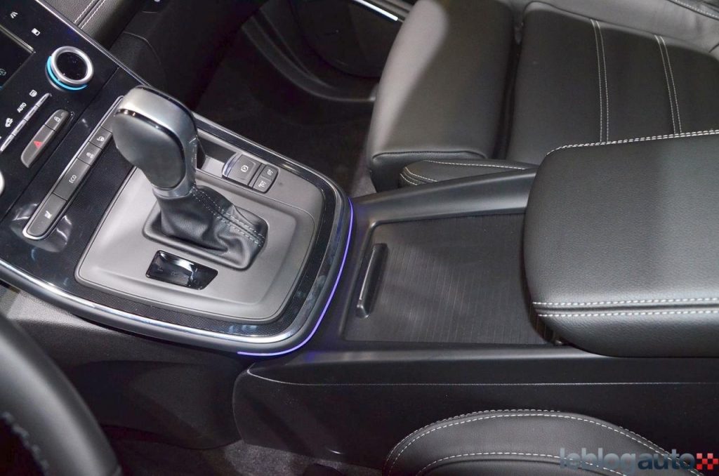 hd-genve_2016_live_renault_scenic_iv_2-18