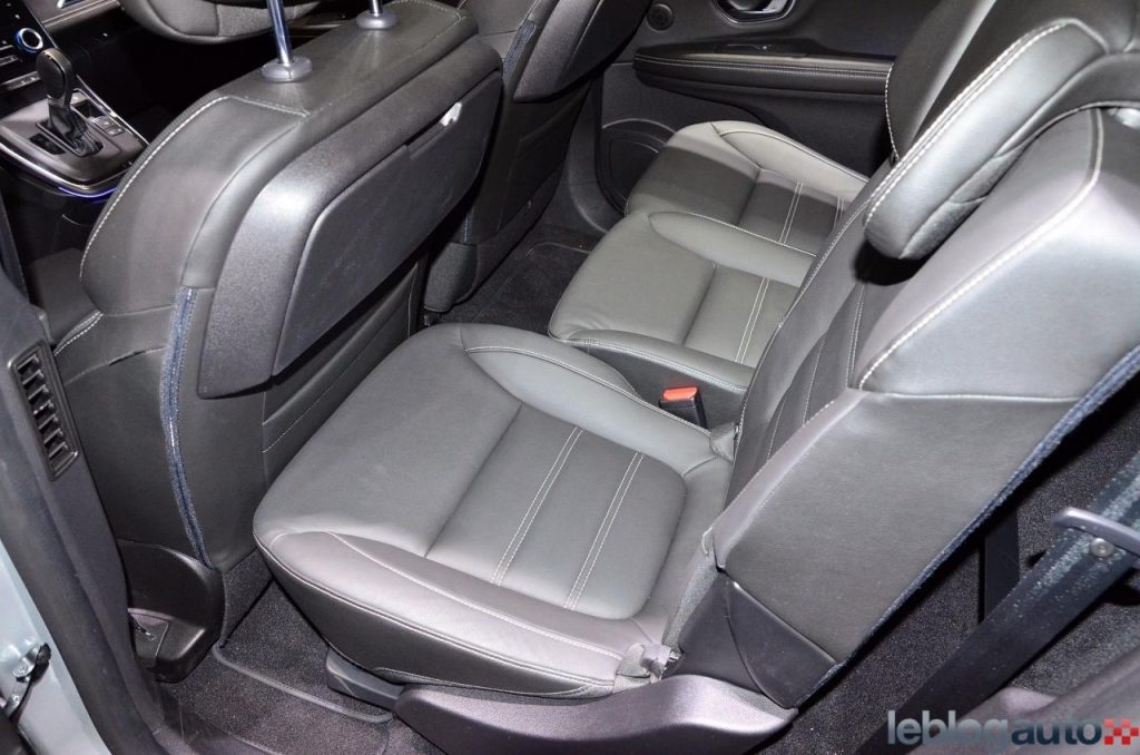 hd-genve_2016_live_renault_scenic_iv_2-3