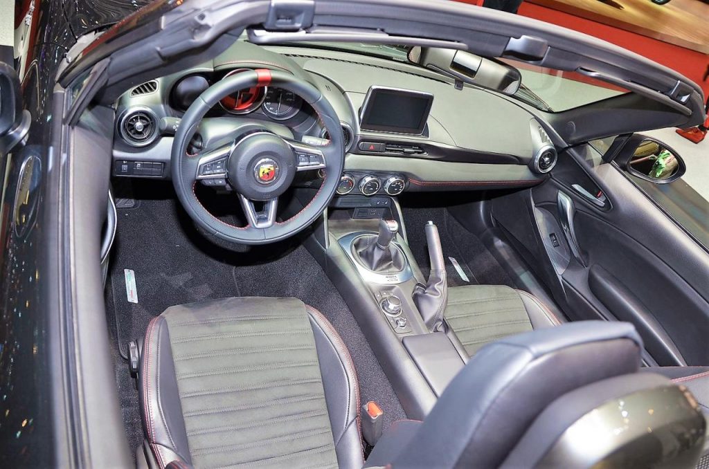 hd-genve_2017_live_abarth_1-8