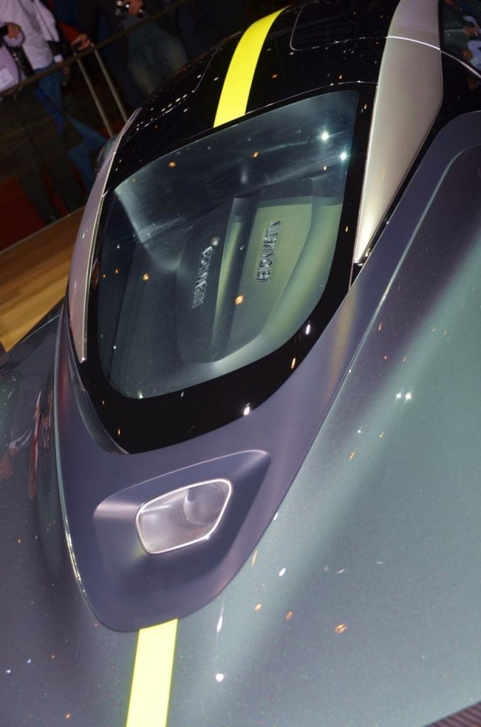 hd-genve_2017_live_aston_martin_valkyrie_1-4