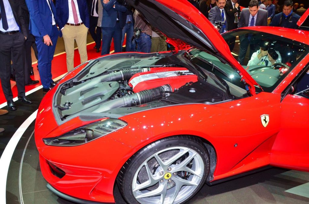 hd-genve_2017_live_ferrari_812_superfast_1-1