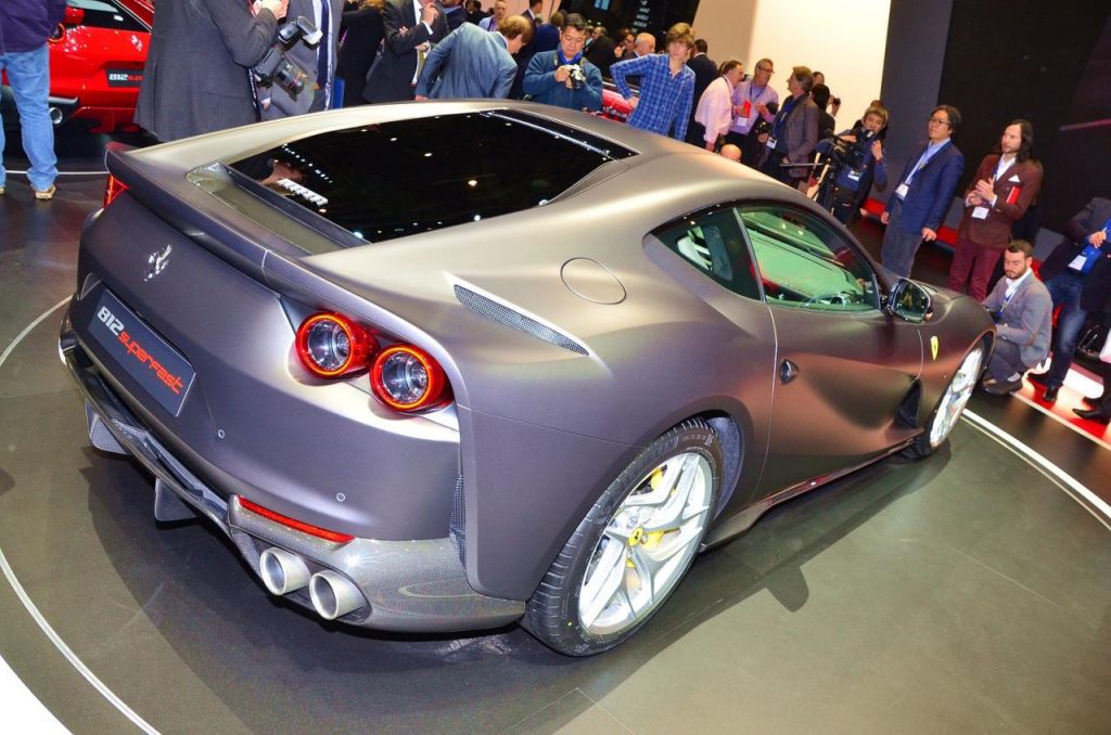 hd-genve_2017_live_ferrari_812_superfast_1-2