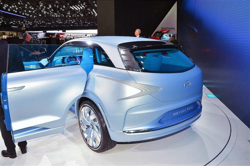 hd-genve_2017_live_hyundai_fe_fuel_cell_concept_1-12
