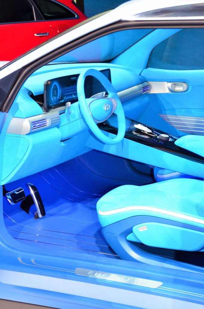 hd-genve_2017_live_hyundai_fe_fuel_cell_concept_1-2