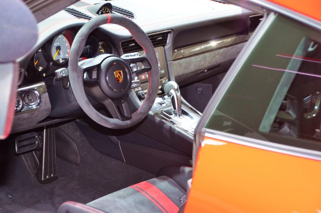 hd-genve_2017_live_porsche_911_gt3_1-4