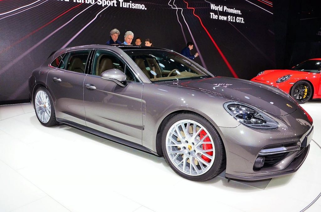 hd-genve_2017_live_porsche_panamera_sport_turismo_1-10