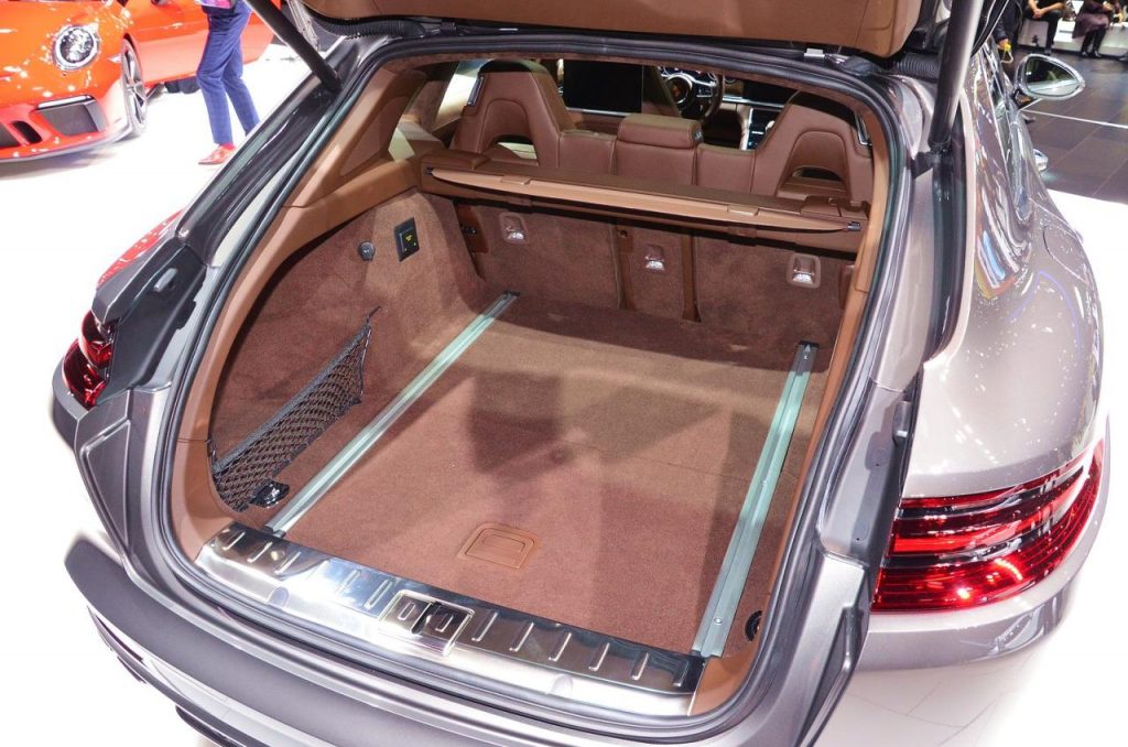 hd-genve_2017_live_porsche_panamera_sport_turismo_1-15