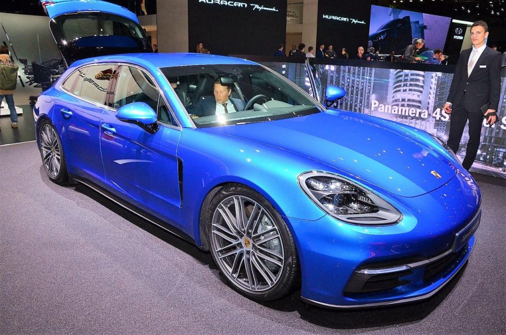 hd-genve_2017_live_porsche_panamera_sport_turismo_1-3