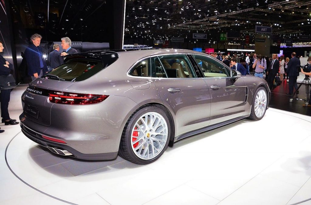 hd-genve_2017_live_porsche_panamera_sport_turismo_1-7