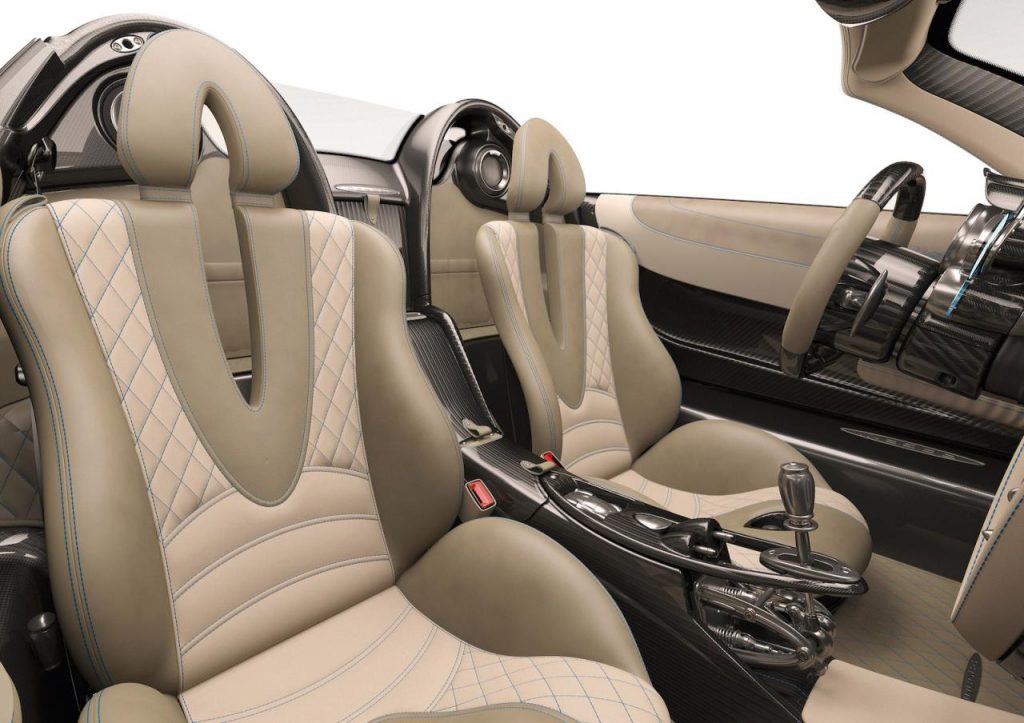 hd-genve_2017_pagani_huayra_roadster_1-3