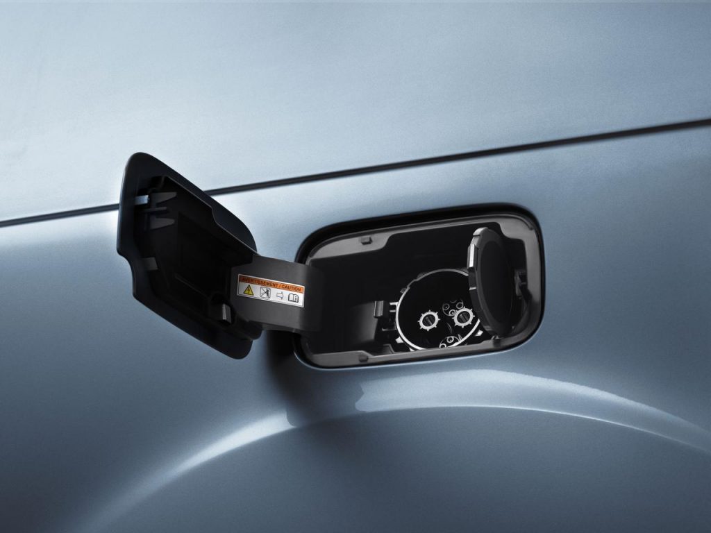 hd-genve_2017_peugeot_partner_tepee_electric_1-3