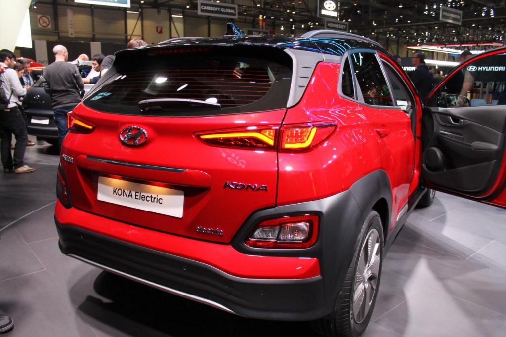 hd-genve_2018_live_hyundai_kona_electric_1-5