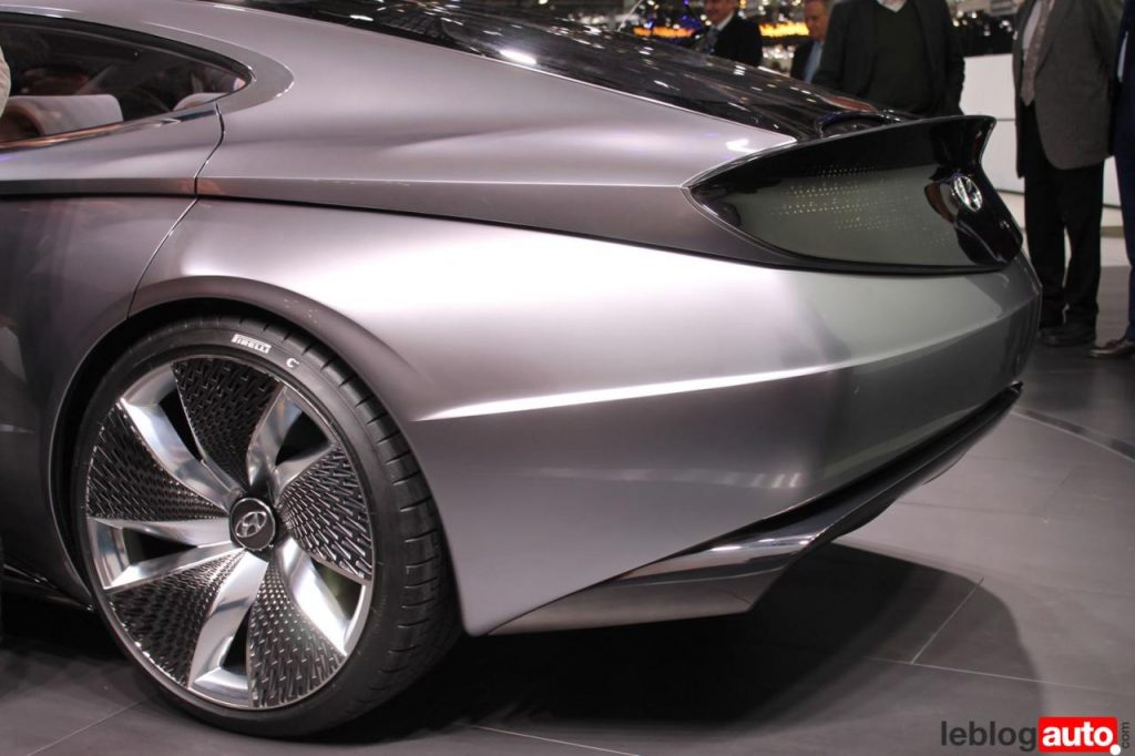 hd-genve_2018_live_hyundai_le_fil_rouge_concept_video_1-7