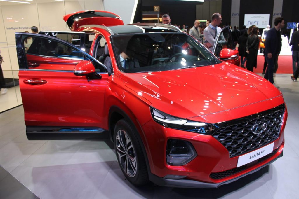 hd-genve_2018_live_hyundai_santa_fe_1-1