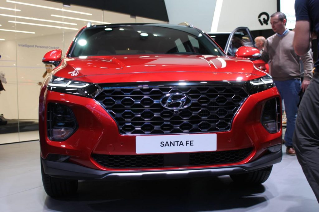 hd-genve_2018_live_hyundai_santa_fe_1-12