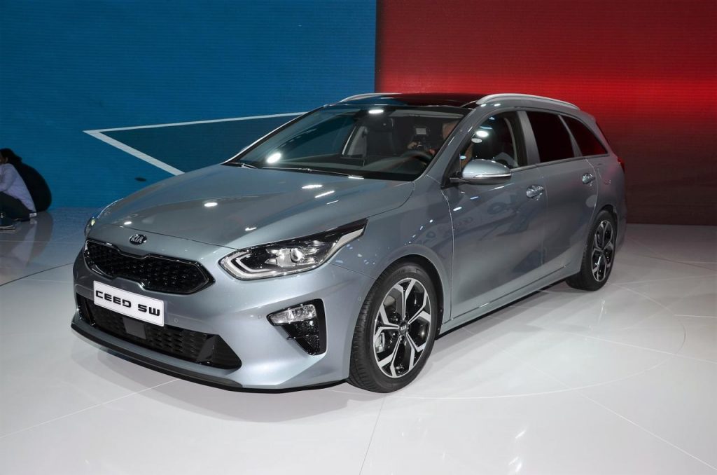 hd-genve_2018_live_kia_ceed_sportswagon_vido_1-5