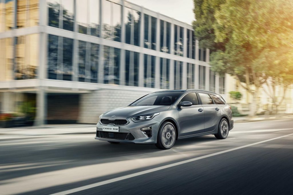 hd-genve_2018_live_kia_ceed_sportswagon_vido_2-2