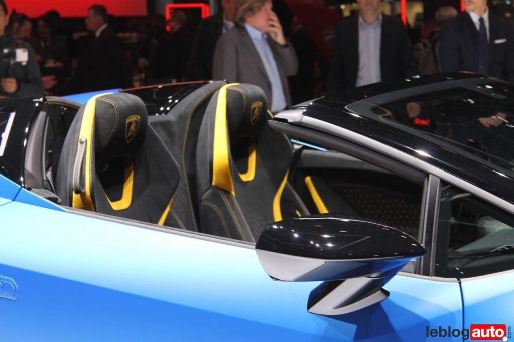 hd-genve_2018_live_lamborghini_huracn_performante_spyder_1-11