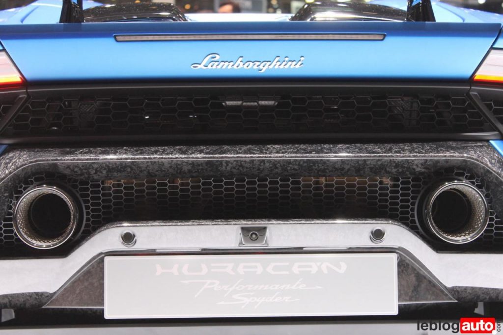 hd-genve_2018_live_lamborghini_huracn_performante_spyder_1-7