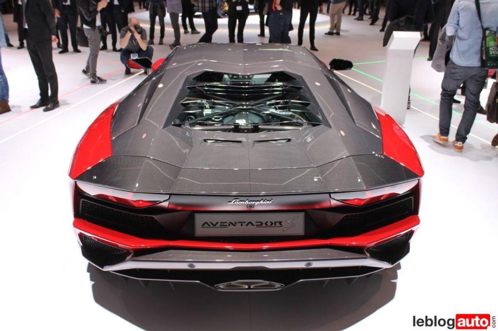 hd-genve_2018_live_lamborghini_huracn_performante_spyder_2-10