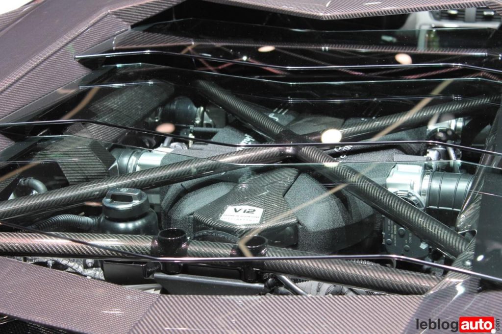 hd-genve_2018_live_lamborghini_huracn_performante_spyder_2-11